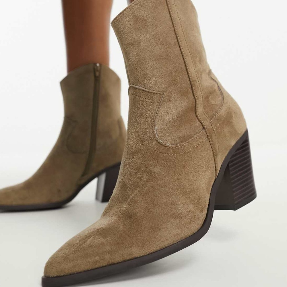 🔥 🆕 ASOS DESIGN Wide Fit Rational heeled western boots in taupe SIZE 11W - Picture 11 of 11
